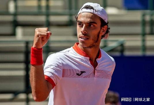 国羽表现突 国羽表现突